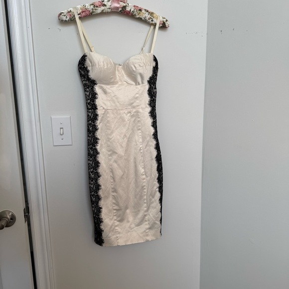 Vintage Y2K guess Cream and Black Lace Dress 1 - Picture 3 of 8
